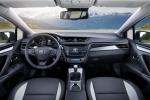 Toyota Avensis Touring Sports 2015 года